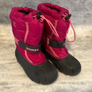 Very lightly worn! Sorel Pink Snowboots Toddler size 13/EU 31